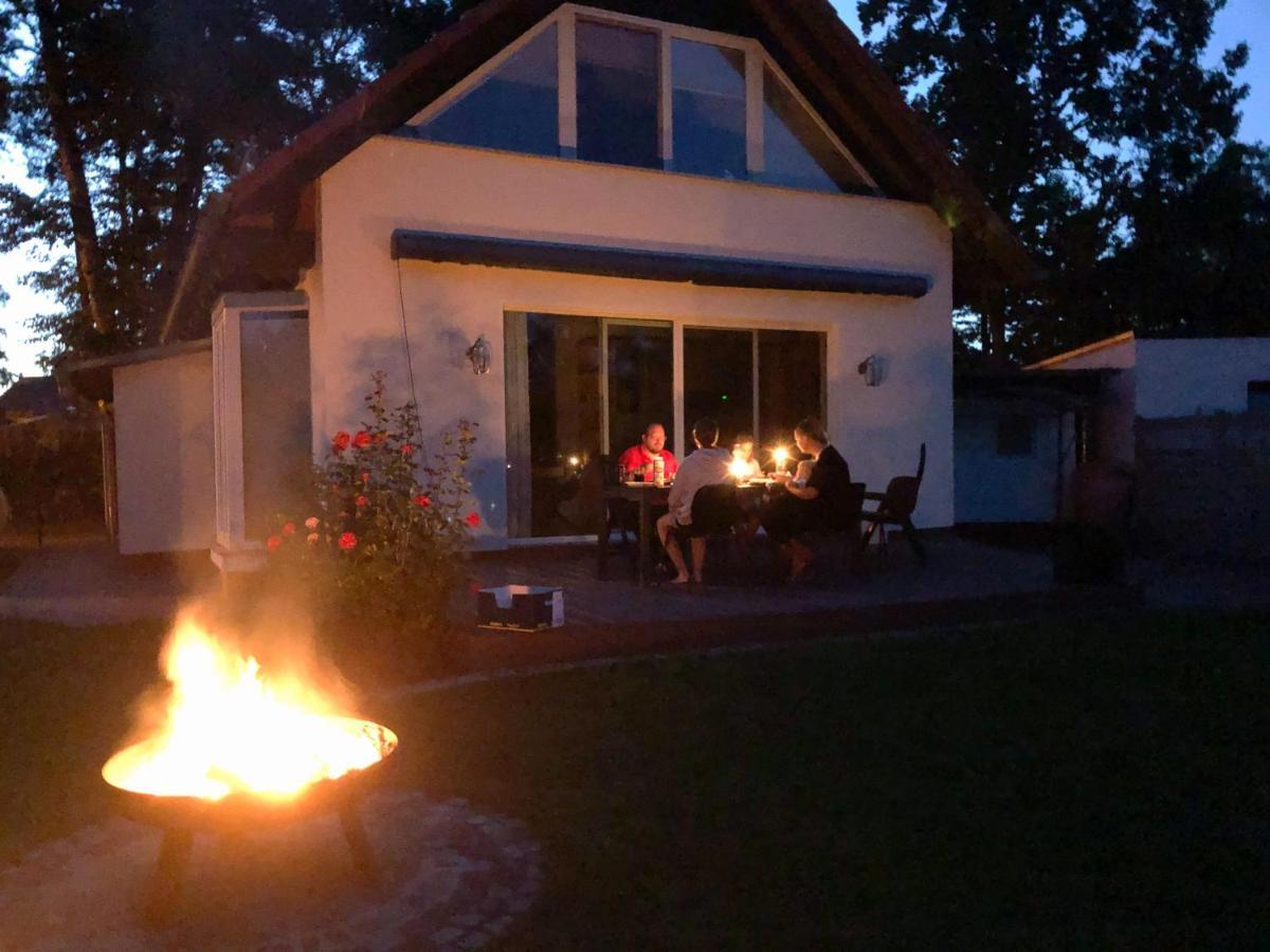 Ferienhaus Direkt An Der Spree Mit Whirlpool Und Sauna Berlim Exterior foto