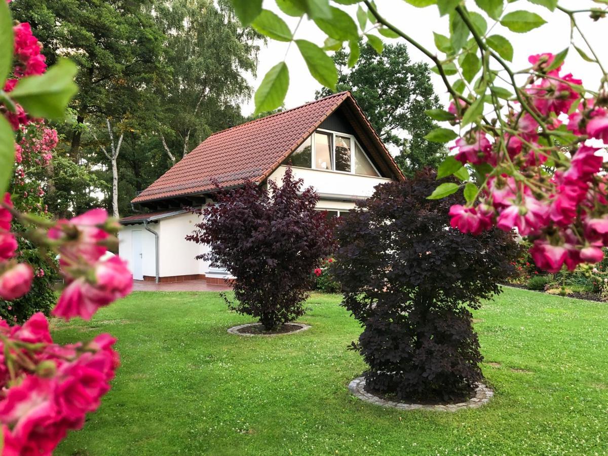 Ferienhaus Direkt An Der Spree Mit Whirlpool Und Sauna Berlim Exterior foto